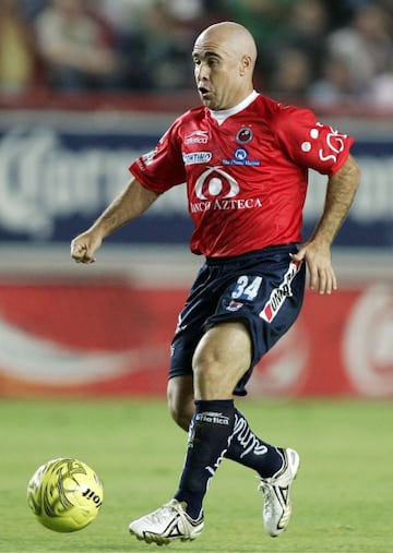 El 'Pony' vivió la desdicha de descender en dos ocasiones. La primera con Veracruz en el Clausura 2008 y luego con Estudiantes Tecos en el 2012.