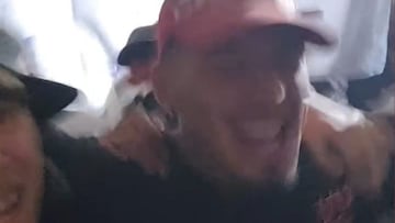 Alan Saldivia canta contra la U en el funeral de un hincha de Colo Colo y Twitter estalla