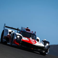 Toyota cumple y Molina está al acecho