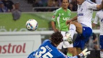 Un gol de Raúl no puede evitar la derrota del Schalke