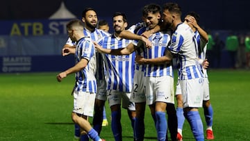 PALMA DE MALLORCA, 16/12/2021.- Los jugadores del Atlético Baleares celebran uno de los goles ante el Getafe, durante el partido de la segunda eliminatoria de la Copa del Rey disputado este jueves en Palma de Mallorca. EFE/Cati Cladera