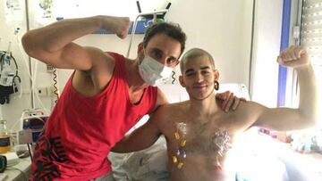Dani Rovira visita en el hospital a Pablo Ráez. Imágen: Facebook