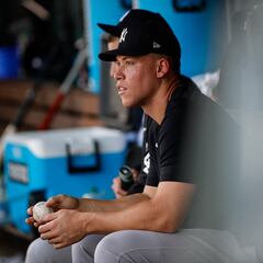 The Yankees tumble to dead last in the AL East