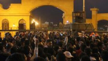 Imágenes de los incidentes de la policía con los hinchas del Zamalek en el mes de febrero de 2015.