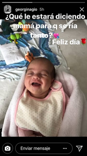 Alana Martina, la hija de Cristiano Ronaldo y Georgina Rodríguez, riéndose