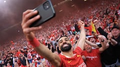 El Liverpool campeón de la Premier, Anfield una fiesta