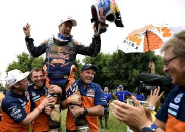 Marc Coma era inmensamente feliz en Baradero, final de la última etapa del Dakar 2015, en el que suma su quinto título tras los logrados en 2006, 2009, 2011 y 2014 