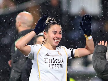 El detalle de los cordones dorados solidarios en las protagonistas de la Supercopa