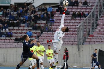 Miguel Pinto tuvo un sólido desempeño ante la U, el club que lo vio nacer.