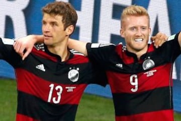 Thomas Müller y André Schürrle suman 8 goles el 2015 con Alemania.