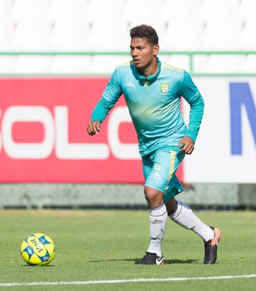 Ante la salida de Carlos 'Gullit' Peña, Mejía se vuelve la primera opción para cubrir