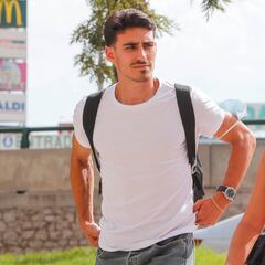 Almeida se va de vacaciones con deberes