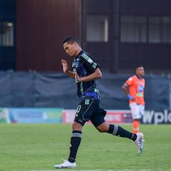 Carlos Bacca llega a 300 goles como profesional