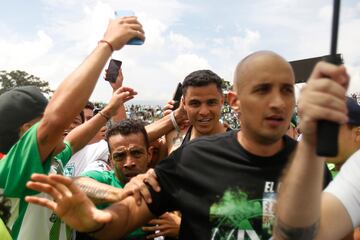 Fotos del entrenamiento de Nacional en el Atanasio Girardot acompañado de su afición.