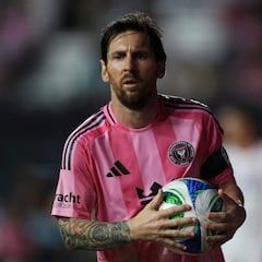 Messi regresa al 11 latino de la semana junto a Chucky Lozano y Josef Martínez