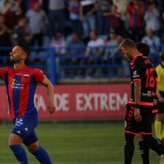 El Extremadura suma su cuarta victoria consecutiva y se aleja del descenso
