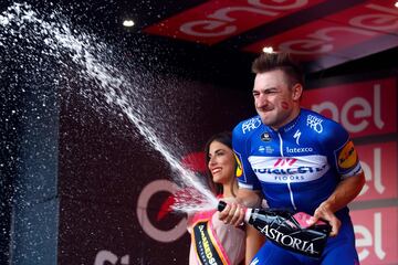 Los sprints en este 2018 han llevado el nombre de Elia Viviani. El sprinter italiano ha sumado 19 victorias esta temporada, muchas de ellas en pruebas del UCI World Tour. Fue el gran dominador de las volatas en el Giro, logrando cuatro victorias y la maglia ciclamino. En la Vuelta a España logró tres victorias de etapa para sumar un total de 19 de las 73 victorias que ha logrado el Quick-Step en esta temporada.