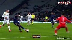 Control y definición: Jhon Durán anota golazo en Turquía