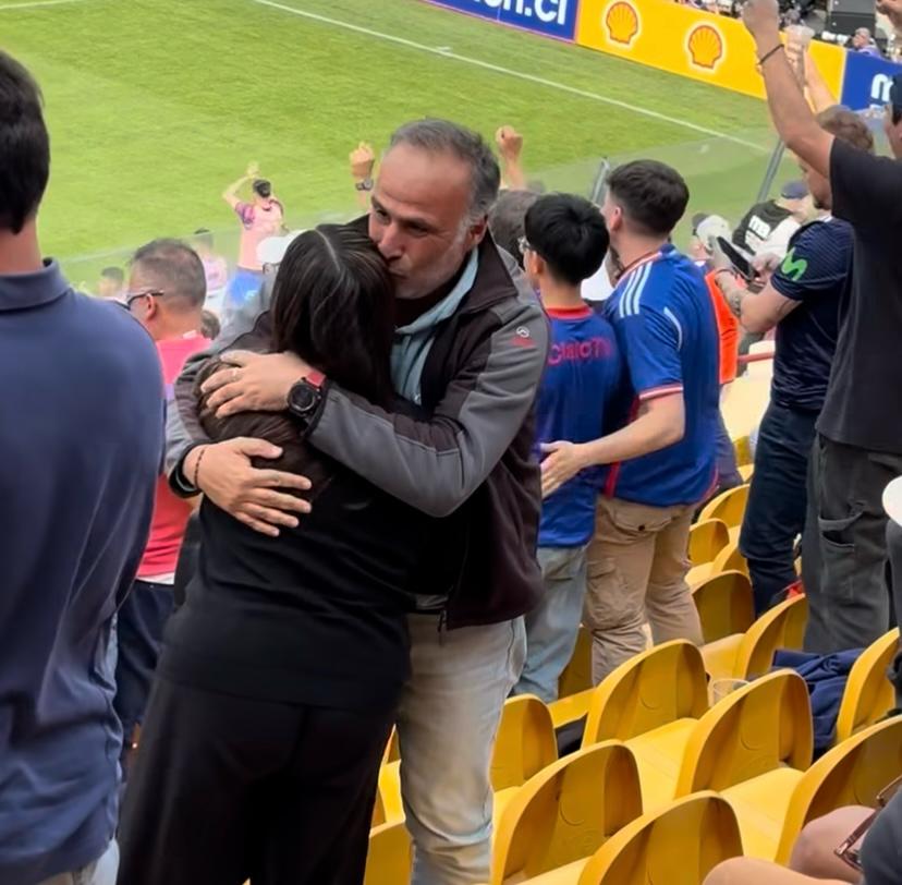 Assadi le anota el 3-0 a Colo Colo y así reaccionan sus padres: la escena más emotiva que verás
