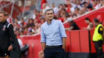 PALMA DE MALLORCA (ISLAS BALEARES), 03/09/2023.- El entrenador del Athletic Ernesto Valverde reacciona este domingo, durante un partido de LaLiga entre el RCD Mallorca y el Athletic Club, en el estadio de Son Moix de Palma de Mallorca. EFE/ Cati Cladera