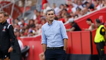 PALMA DE MALLORCA (ISLAS BALEARES), 03/09/2023.- El entrenador del Athletic Ernesto Valverde reacciona este domingo, durante un partido de LaLiga entre el RCD Mallorca y el Athletic Club, en el estadio de Son Moix de Palma de Mallorca. EFE/ Cati Cladera
