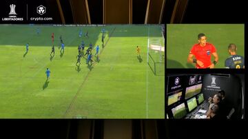 El gol anulado a Iquique es todo lo que debería cambiar en el fútbol: así lo revisó el VAR