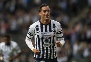 Delantero argentino de 28 años que ya cuenta con experiencia en Europa, jugó en Portugal con el Benfica y el Eskişehirspor de Turquía. Con Monterrey juega desde hace casi cuatro años y ha demostrado que tiene el nivel para regresar, pues suma 68 goles en 168 partidos. 