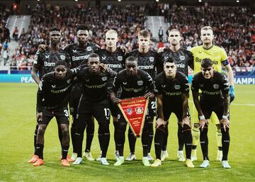 Once del Bayer Leverkusen: Hradecky; Kossonou, Tapsoba, Hincapié; Frimpong, Andrich, Amiri, Bakker; Diaby, Hudson-Odoi y Hlozek.