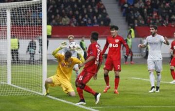 El árbitro Pavel Královec anuló un gol a Fernando Torres.