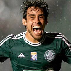 Valdivia revive el apodo más desconocido que tenía en Brasil