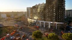 Vista general de cómo ha quedado la estructuara del edificio tras las devastadoras llamas.