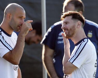 Mascherano: "Xavi necesita tiempo, pero está capacitado para levantar al Barça"