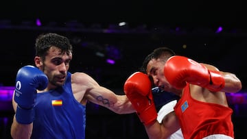 José Quiles en su combate con Makhmud Sabyrkhan en los Juegos Olímpicos de París 2024.