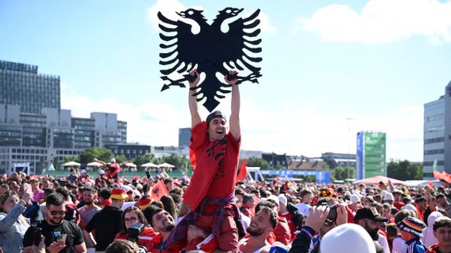 La UEFA impone una multa de 48.000 euros a Albania por el comportamiento de su afición
