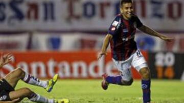 &Aacute;ngel Correa celebra un gol con San Lorenzo.