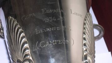 La Copa de España Libre, ganada en 1937.