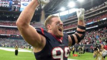 J.J. Watt, defensive end de Houston, y los Texans son equipo de play-offs. 