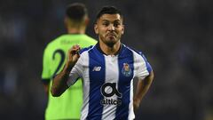 De la mano del 'Tecatito', el Porto va a octavos como líder