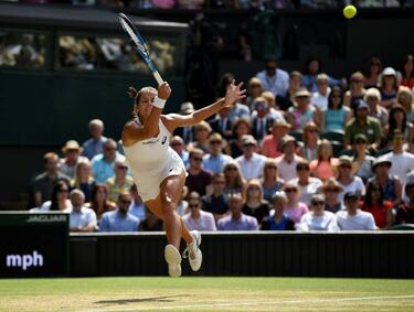 Extraordinary Serena makes Wimbledon final for 10th time