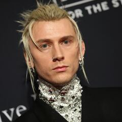 Machine Gun Kelly’s claims he was electrocuted during pre-Super Bowl party performance