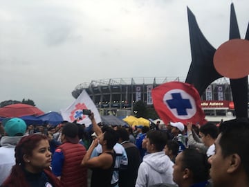 En el duelo más esperado de la jornada 3, el ambiente ya se empieza a sentir en el 'Coloso de Santa Úrsula'.