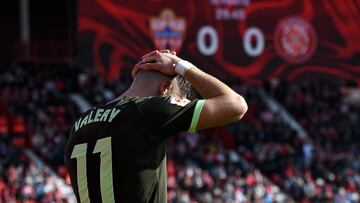 ALMERIA 14/01/2024. El jugador del Girona F.C. Valery se lamenta durante el partido ante la UD Almería celebrado esta tarde en Power Horse Stadium de Almería. EFE/Carlos Barba