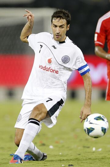 El capitán del Real Madrid también jugó en el Schalke 04, Al Sadd y New York Cosmos además de en la Selección Española. En los 916 partidos de toda su carrera, vio 48 tarjetas amarillas.