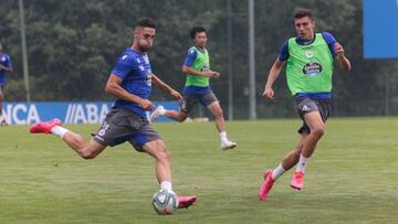 Sabin Merino durante el entrenamiento del Deportivo en Abegondo.