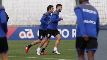 Cristóbal decidió apartar a Andone y Arribas del grupo y los mandó ejercitarse en solitario.