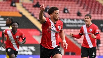 15 May 2021, United Kingdom, Southampton: Southampton&#039;s Che Adams celebrates scoring his side&#039;s first goal during the English Premier League soccer match between Southampton and Fulham at St Mary&#039;s Stadium. Photo: Justin Setterfield/PA Wire