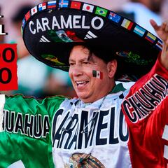 Siempre criticado, nunca superado: Caramelo, el aficionado fiel de México