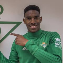 El Betis renueva a Júnior hasta 2023 y con una cláusula de 50M€