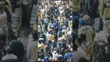 Vídeo: Pelea en la tribuna durante el América vs Pumas pasa desapercibida