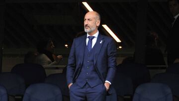 Elizegi en el palco del Reale Arena.